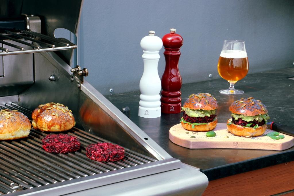 Veggie Beet Burger_PS_bbq2 - Peugeot Saveurs