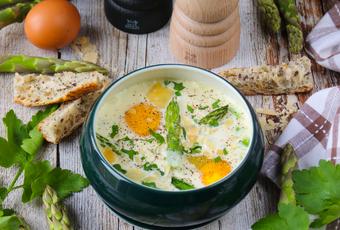 Easy baked eggs with asparagus and Parmesan