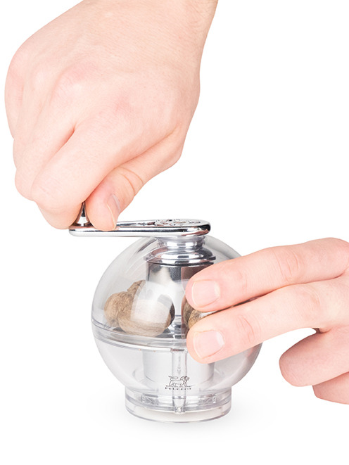Tidore Manual nutmeg mill in acrylic 11 cm - 4,5in. - Peugeot Saveurs